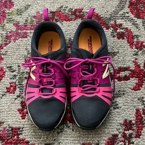 New Balance Fantom Tape size 8 running shoes Navy Purple Pink Orange Never Worn